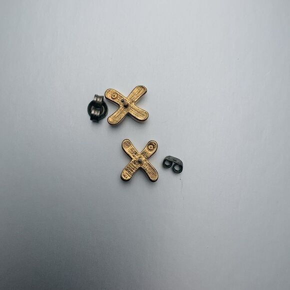 Lovely Vintage Avon X-shape Rhinestone Stud earrings, Stamped - Picture 4 of 4